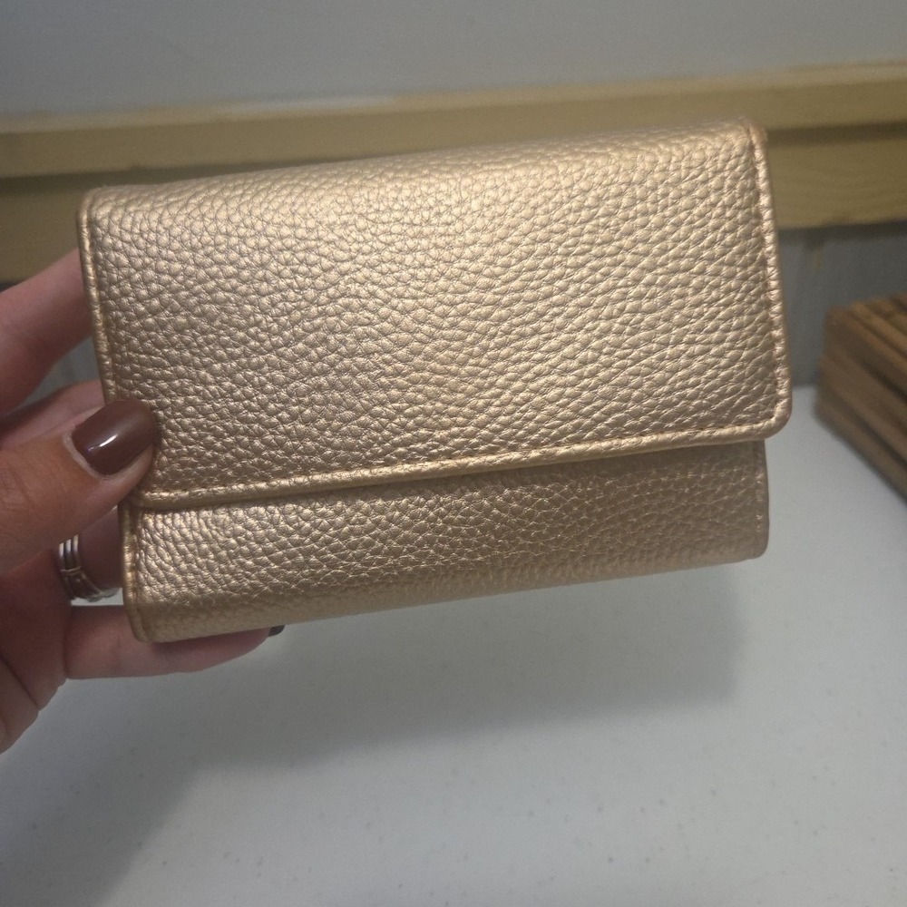 Safe Keeper Folding Wallet Zippered Multi Pocket Card Slots Gold Pebbled Faux